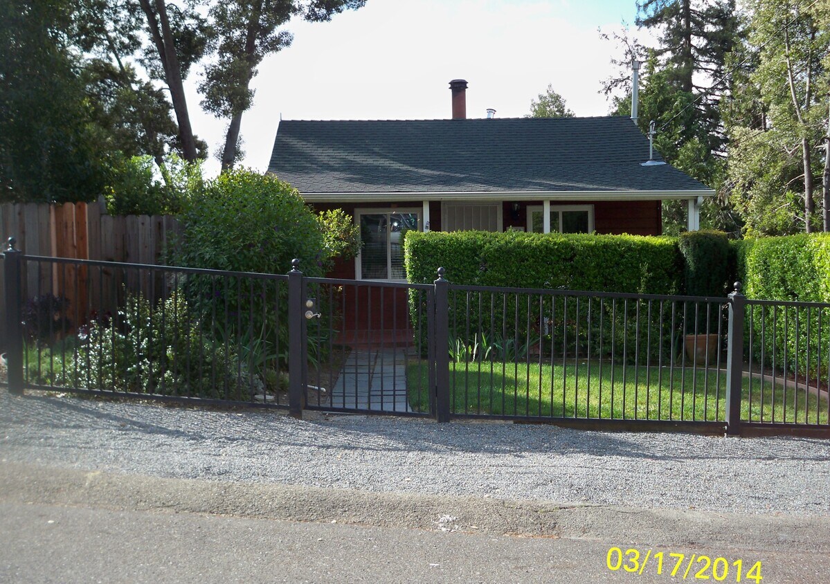 Primary Photo - 4669 Malabar Ave
