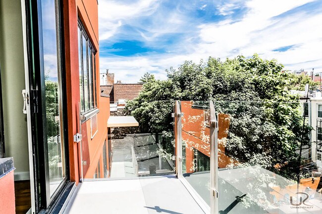 Foto del edificio - 276 6th St