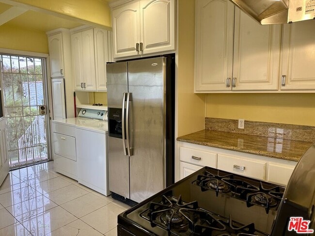 Building Photo - 1252 Burnside Ave