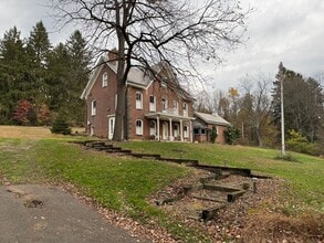 Building Photo - 207 Seneca School Rd