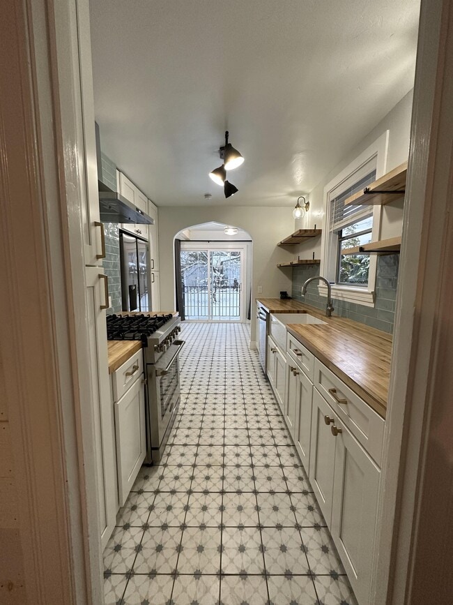 Foto del edificio - 608 Neal St