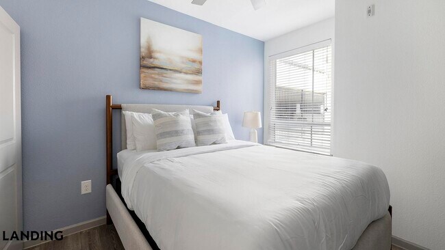 Building Photo - 1001 S Center St