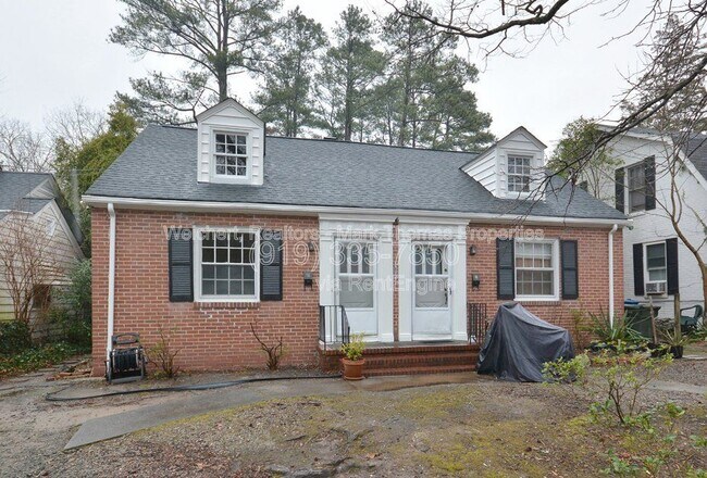 Building Photo - 2602 Vineyard St