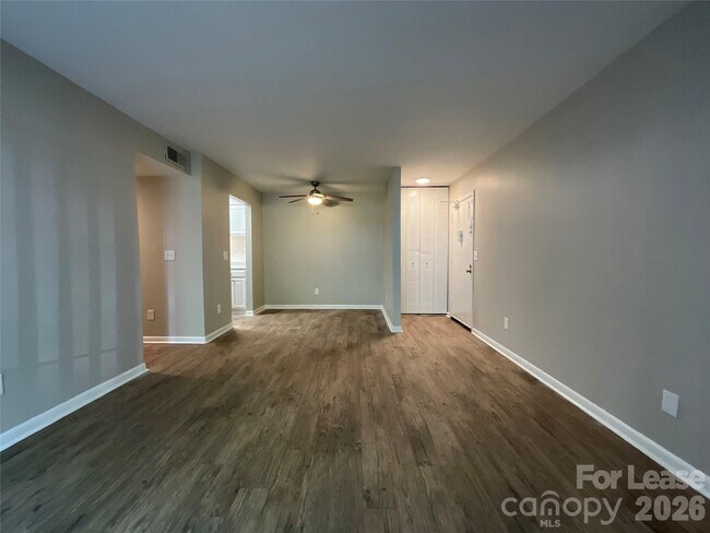 Foto del edificio - 415 Orchard Trace Ln