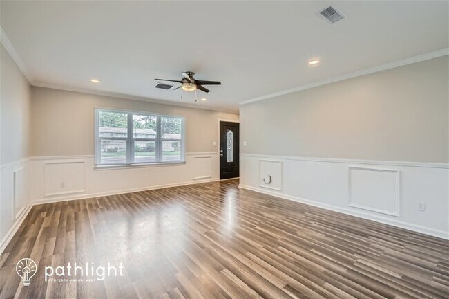 Building Photo - 844 Sheldon Ave