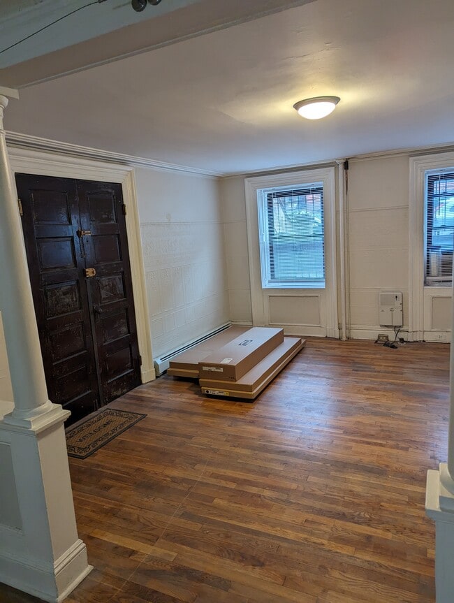 Building Photo - 134 Mercer St
