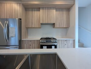 Building Photo - 8924 Cedar St