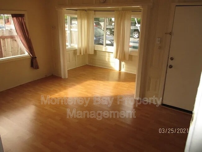 Foto del edificio - 696 Hawthorne St