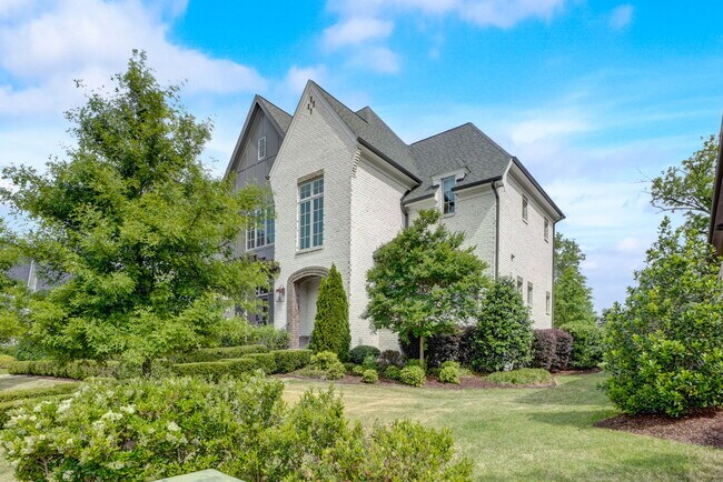 Building Photo - 520 Calderbank Wy