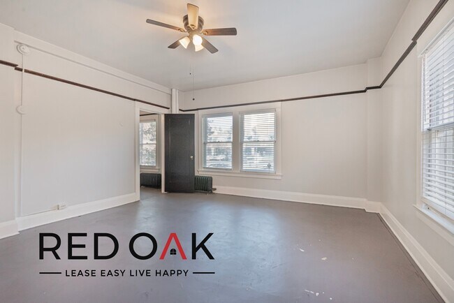 Foto del edificio - ~1 Month FREE~ Stylish, Craftsman-Inspired...