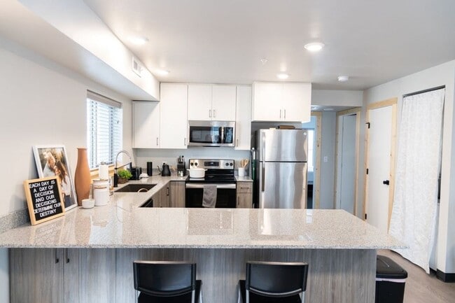 Building Photo - Teton River Flats