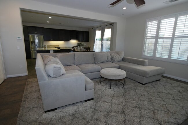 Building Photo - 13373 Shoreham Dr