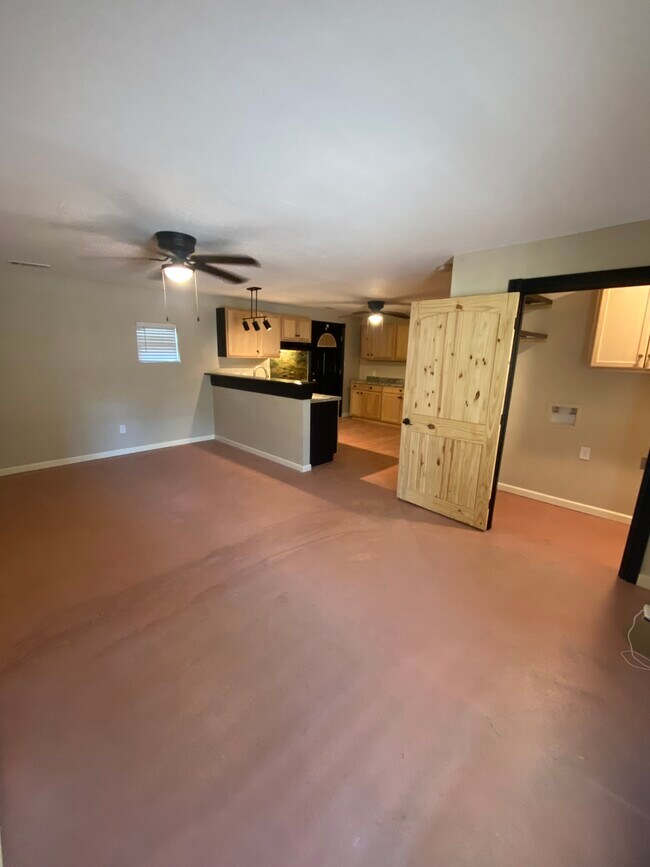 Foto del edificio - 3540 N Foster Dr