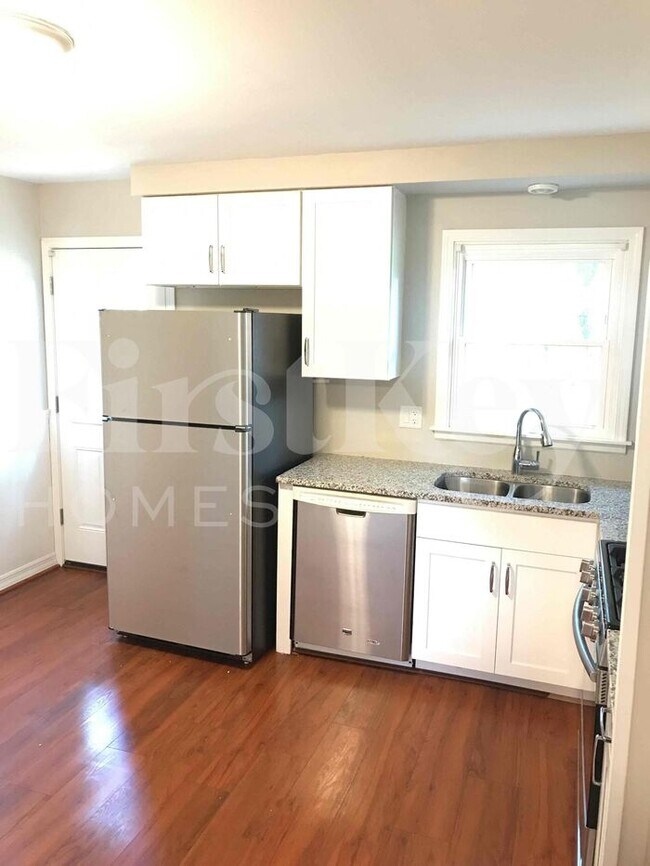 Building Photo - 1060 Cardinal Court