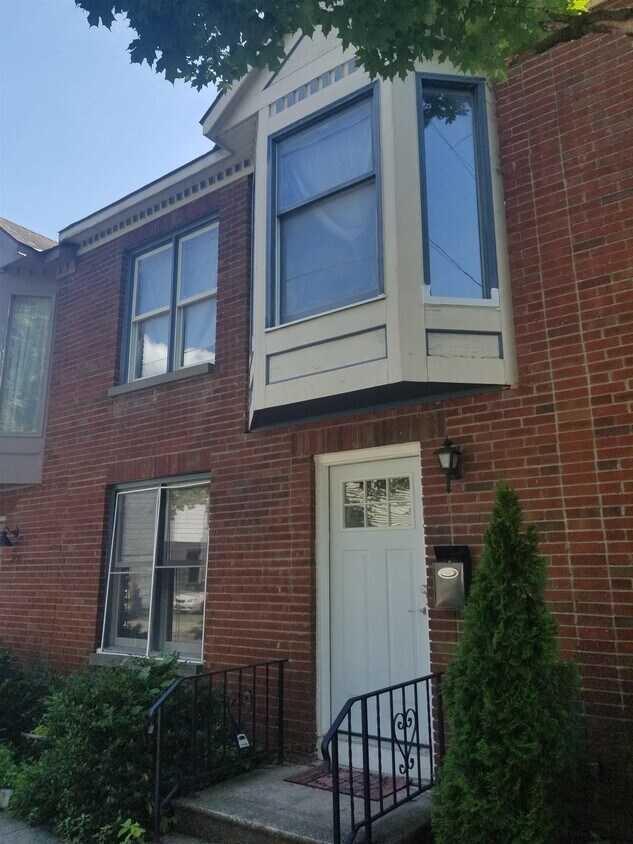 Foto principal - 202 Jefferson St