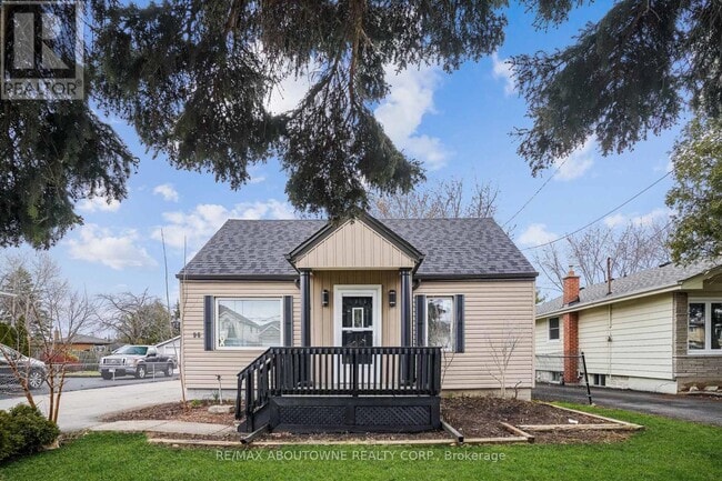 Building Photo - 96 Mohawk Rd E