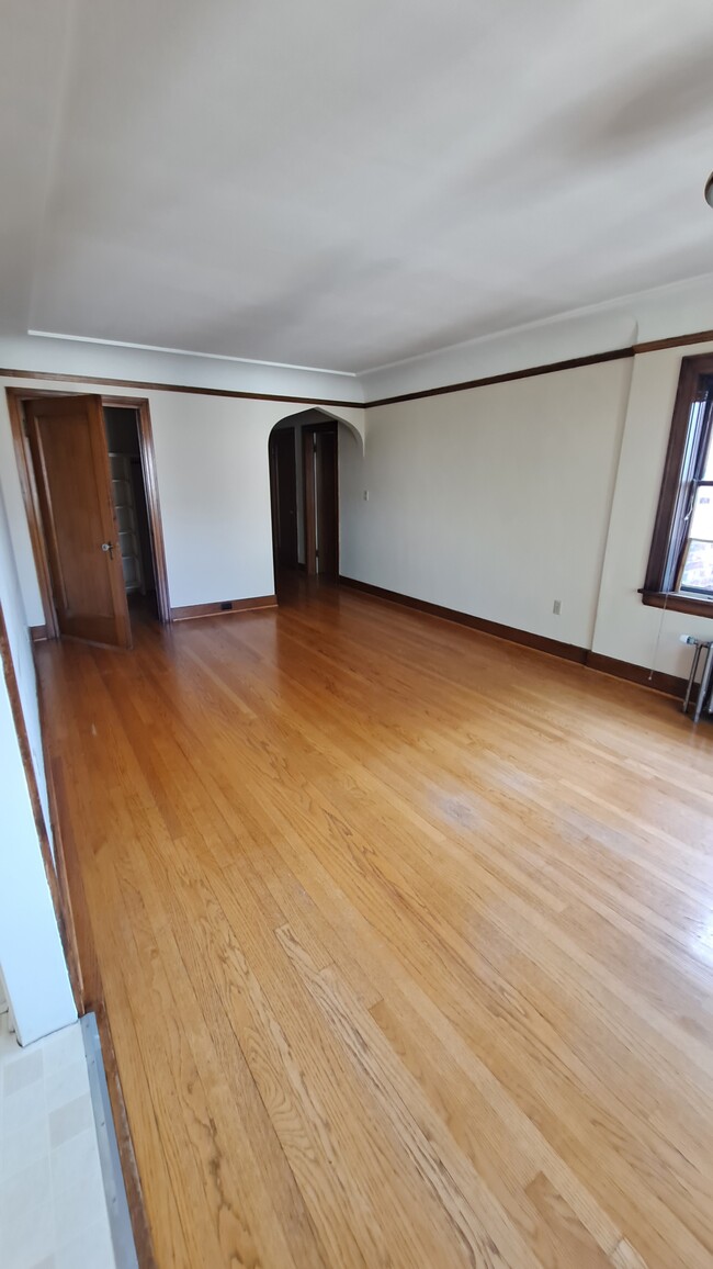 Bedroom (walls are now white) - 1631 16th Ave