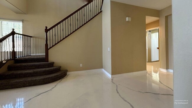 Building Photo - Spacious 5 Bedroom 4 Bathroom Home in Rive...