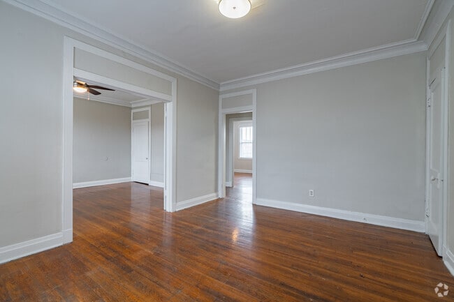 2BR, 1BA 1023SF - Park Terrace