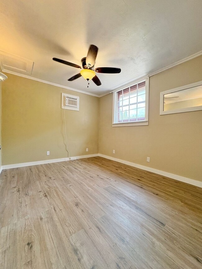 Foto del edificio - Charming Two-Bedroom, One-Bath