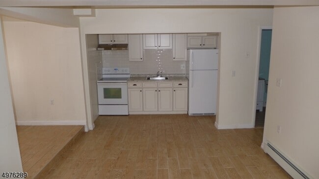 Foto del edificio - 360 Oak Ridge Rd
