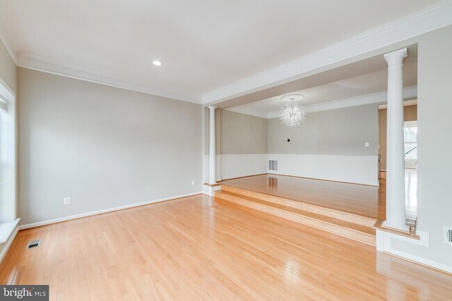 Building Photo - 22072 Avonworth Square