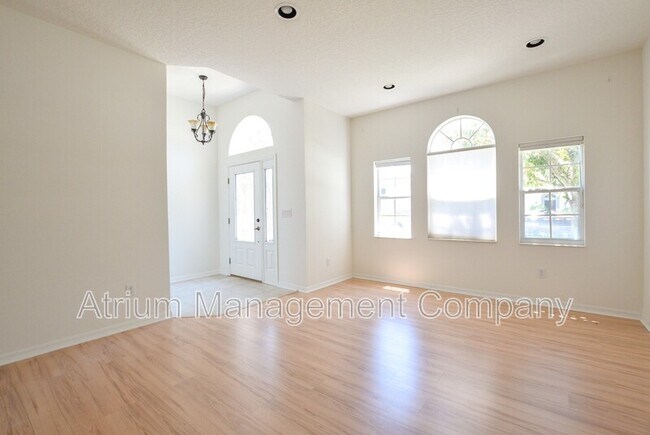 Building Photo - 1144 Cathcart Cir