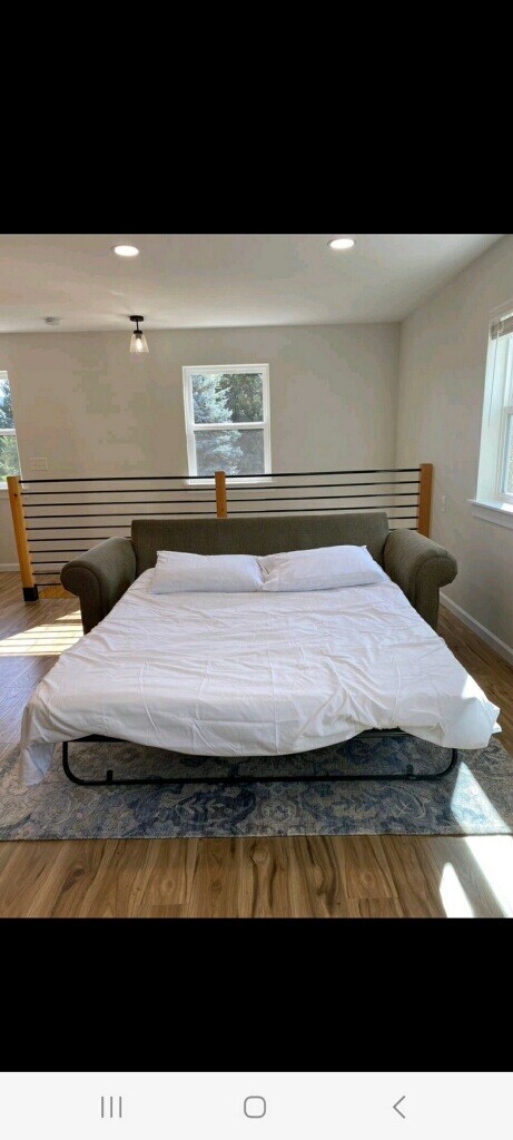Foto del edificio - 5854 Locust Ln