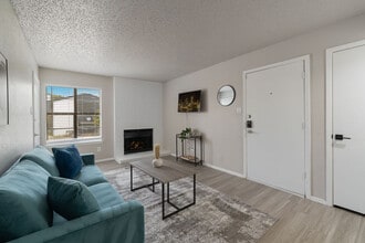Building Photo - 2525 Thomason Cir