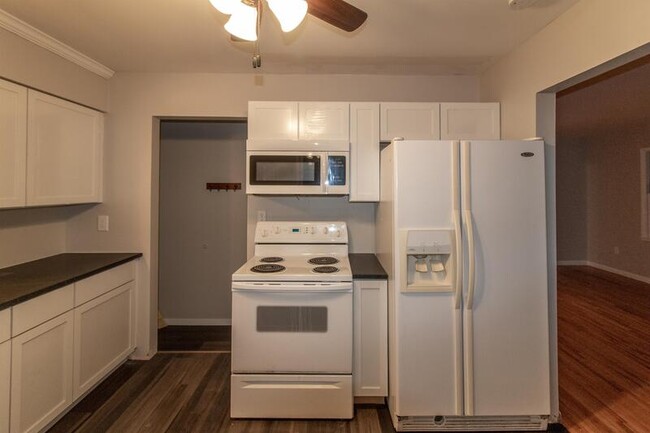 Foto del edificio - 2600 14th Ave NW