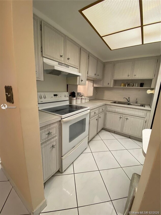 Building Photo - 1481 NE Miami Gardens Dr