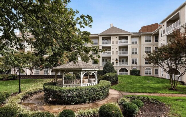 Foto del edificio - 4551 Strutfield Ln