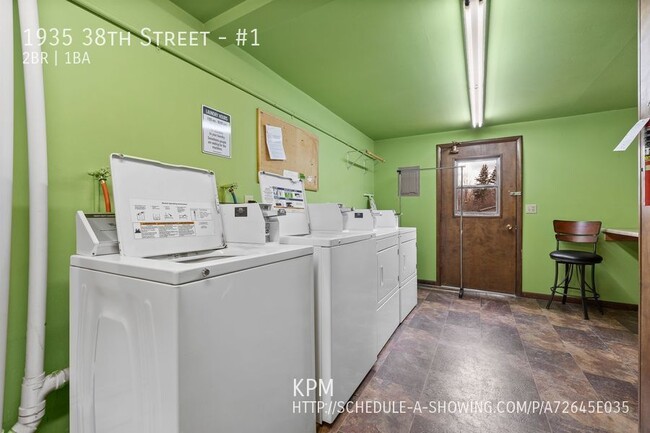 Building Photo - 2 BEDROOM | 1 BATH | MAIN LEVEL APARTMENT ...