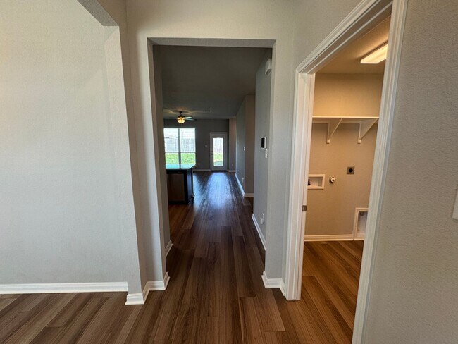 Foto del edificio - 938 James Parker Cir