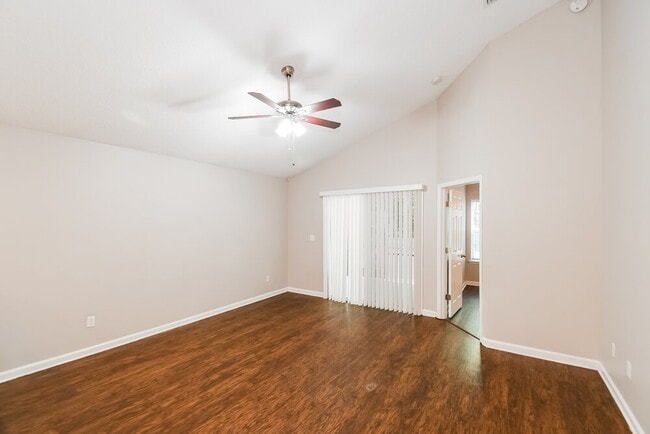 Foto del edificio - 10975 Campus Heights Ln