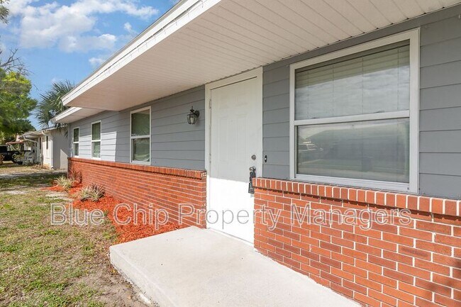 Building Photo - 921 Burn Dr NE