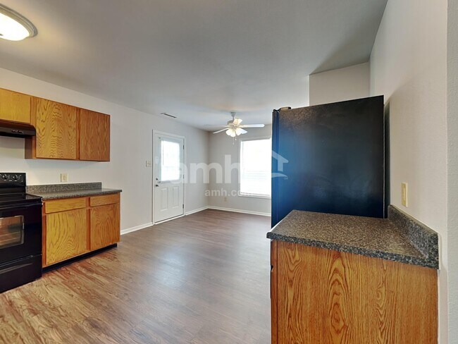 Foto del edificio - 2373 Blackthorn Dr