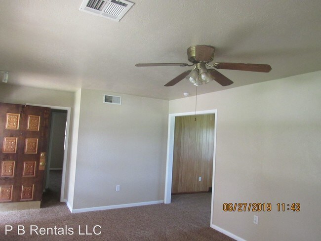 Building Photo - 3 br, 1.5 bath House - 4615 SW Beta Avenue