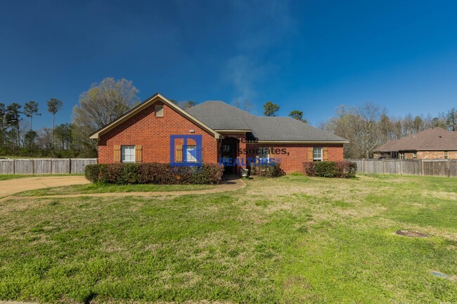 Building Photo - Home in Canton MS