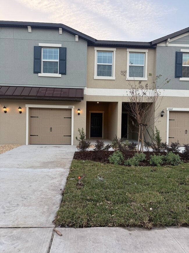 Angeline Townhome - Angeline Townhome