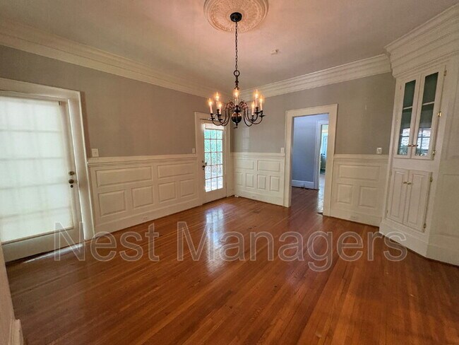 Building Photo - 310 Hinsdale Ave