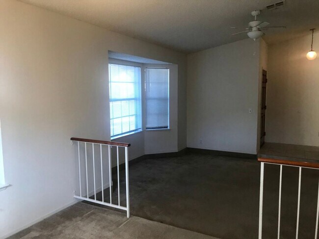 Building Photo - 3 Bedroom - 2 Bath - One Story Home