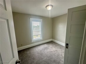 Building Photo - 555 Lumiere St