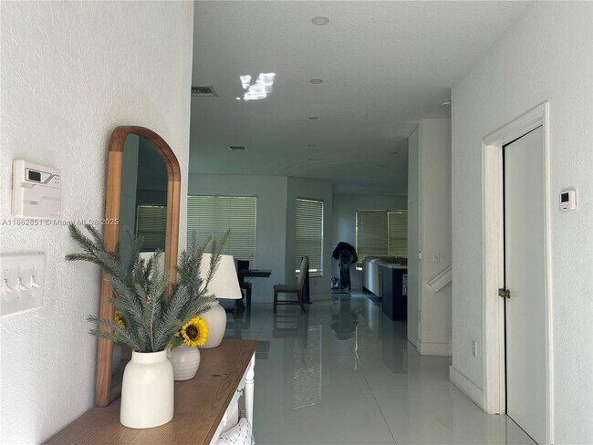 Foto del edificio - 16101 SW 27th St