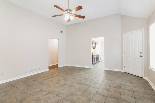 Building Photo - 8682 Cat Tail Dr