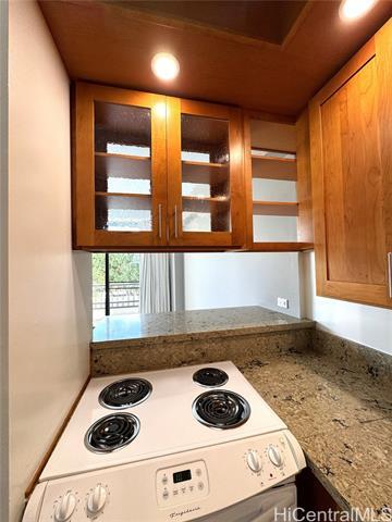 Building Photo - 2333 Kapiolani Blvd