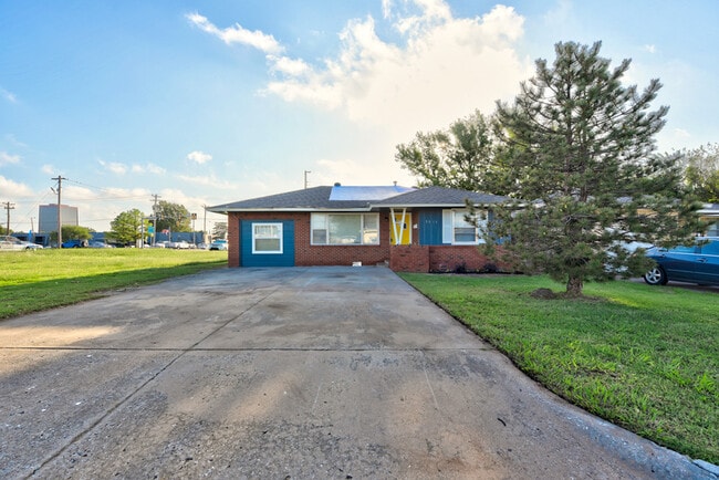 Building Photo - 5016 N Woodward Ave