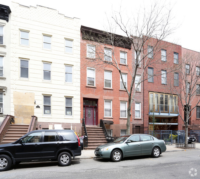 Building Photo - 271 Sackett St