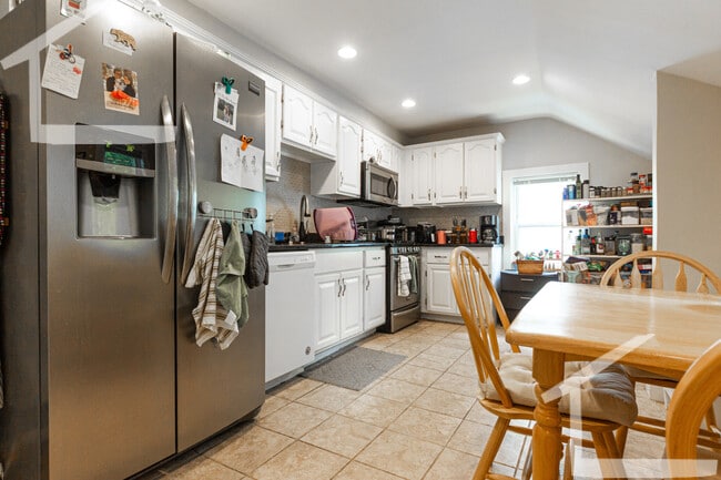 Building Photo - 15 Gordon St