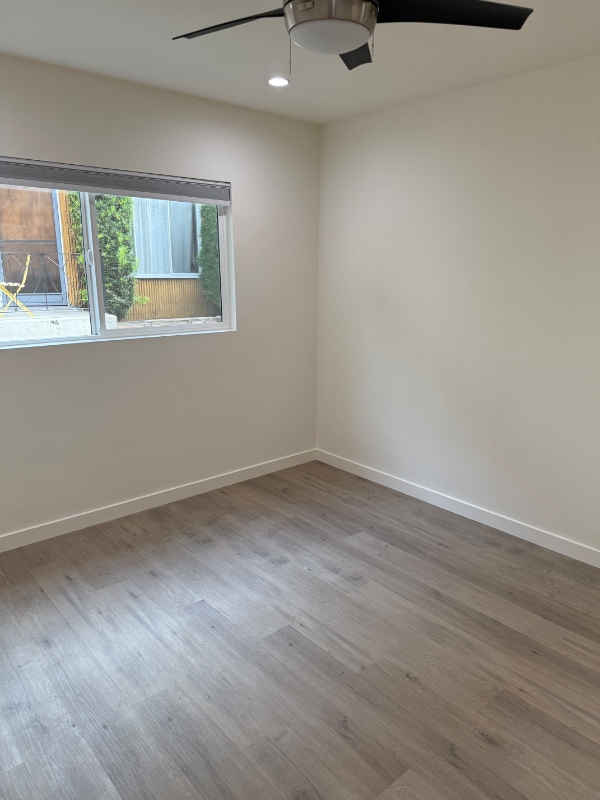 Building Photo - 2140 Beachwood Dr